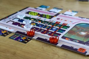 Voidfall Brettspiel detaillierte Spielkomponenten